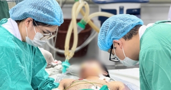 Nhiều người trẻ nguy kịch do mắc thủy đậu