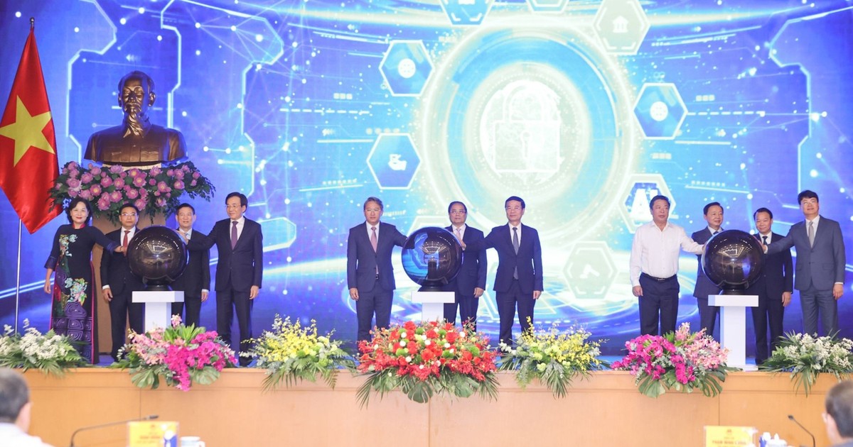 Bước tiến mới xây dựng nền hành chính phục vụ