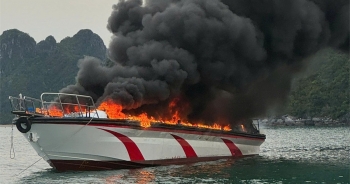 Tàu Tùng Dương 86 bốc cháy trên vùng biển Vân Đồn