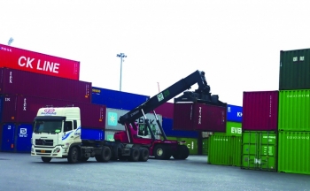 Xuất nhập khẩu hàng hóa 5 tháng năm 2025 đạt gần 356 tỷ USD