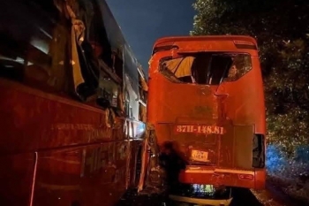 3 xe khách va chạm trên tuyến tránh TP Huế, nhiều người bị thương