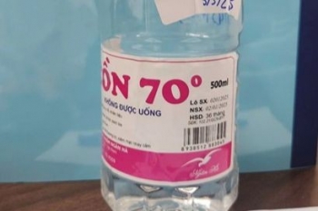 Dùng cồn... súc miệng, người đàn ông hôn mê