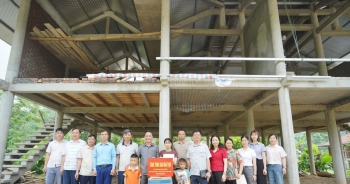 Báo Pháp Luật Việt Nam chung tay xóa nhà tạm tại Yên Bái