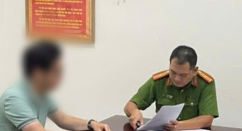 Danh tính nam thanh niên khỏa thân đuổi theo cô gái trong đêm ở Hà Nội