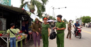 Bắt giữ 'nữ quái'chuyên cướp vé số của trẻ em, người tàn tật