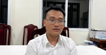Bắt Phó Chủ tịch thị trấn ở Hà Nội vì sản xuất cồn giả