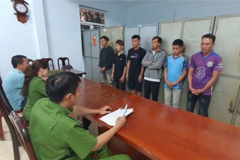 Khởi tố 6 đối tượng hiếp dâm bé gái 14 tuổi