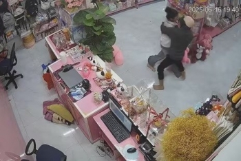 Danh tính 2 nghi phạm trói nữ nhân viên cửa hàng, cướp tài sản