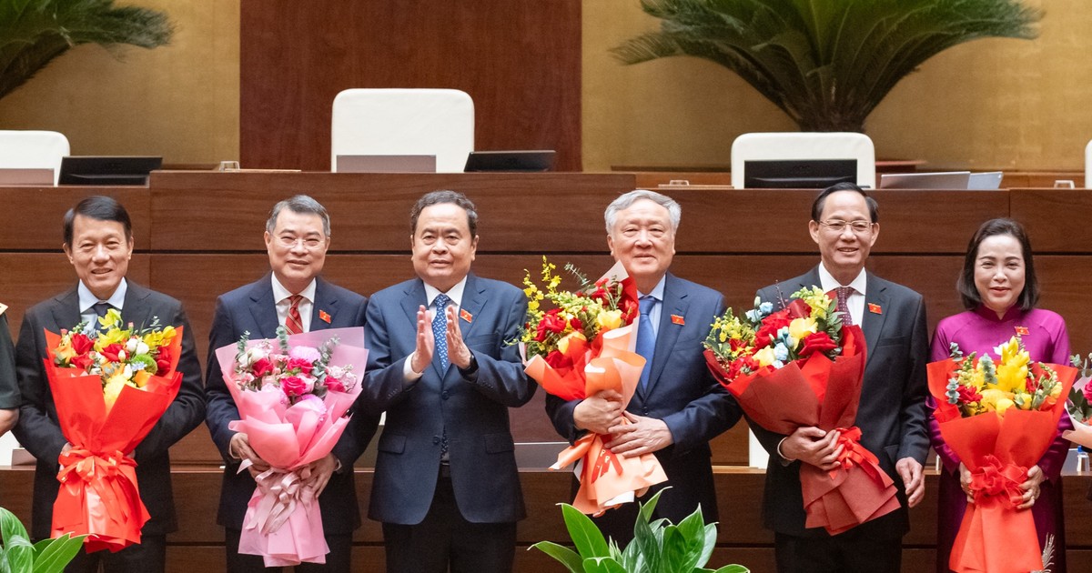 Quốc hội phê chuẩn danh sách 4 Phó Chủ tịch và 14 Ủy viên Hội đồng bầu cử quốc gia