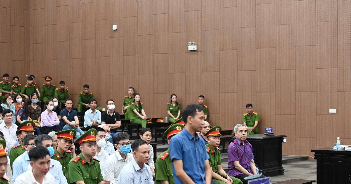 Vụ Tập đoàn Phúc Sơn: VKS đề nghị tuyên 41 bị cáo từ 18 tháng đến 30 năm tù