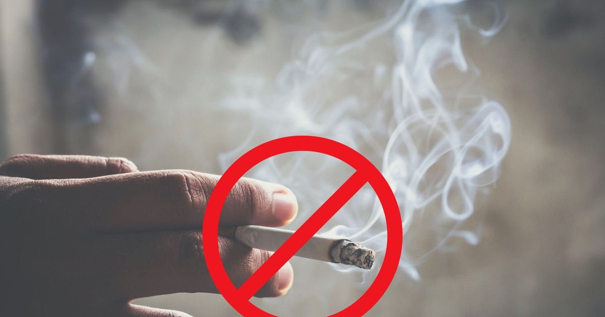 Pháp cấm hút thuốc tại bãi biển, công viên và khu công cộng