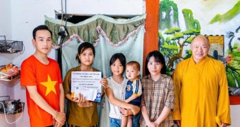 Ban Trị sự GHPGVN tỉnh Thanh Hoá thăm và tặng quà đến gia đình cháu nhỏ mắc bệnh hiểm nghèo