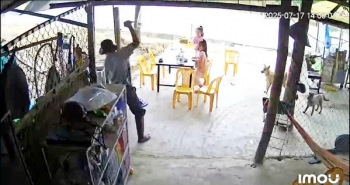 Tạm giữ đối tượng chém người trong quán nước mía