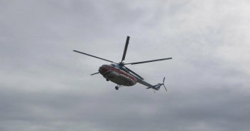 Quân đội điều trực thăng cứu trợ các vùng cô lập tại Nghệ An