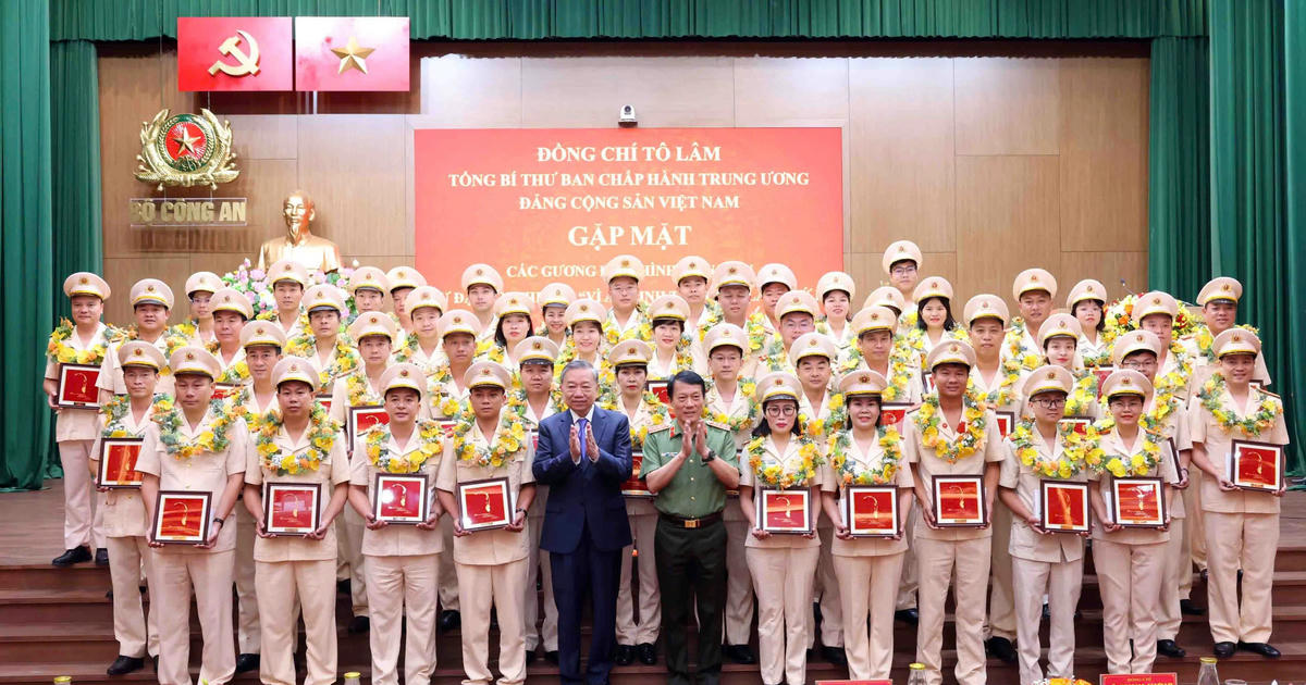 Thúc đẩy cán bộ, chiến sĩ thi đua thực hiện thắng lợi nhiệm vụ bảo vệ an ninh, trật tự