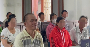 Lãnh 11 năm tù vì dùng dao tấn công vợ cũ