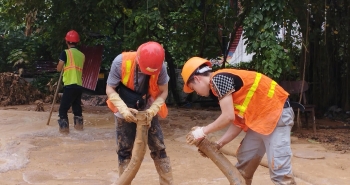 Bùn lại trào lên ngõ phố ở Hà Nội trong đêm, MRB "nói" thế nào?