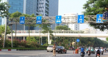 Lưu ý người dân thường lưu thông trên đường Nguyễn Hoàng Tôn, Hà Nội