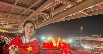 Dòng người "nhuộm đỏ sắc cờ" tại "Concert - Tổ quốc trong tim"