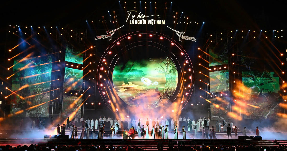 30 nghìn khán giả rưng rưng khi nghe Bác Hồ đọc bản Tuyên ngôn Độc lập