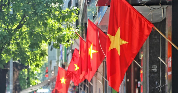 Hà Nội rợp cờ hoa Kỷ niệm 80 năm Cách mạng Tháng Tám và Quốc khánh 2/9