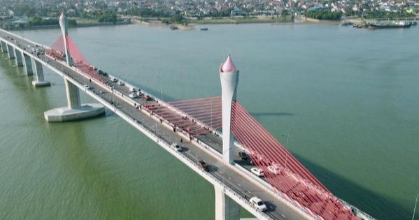 Cấm lưu thông qua cầu Cửa Hội nối Hà Tĩnh - Nghệ An để ứng phó bão số 5