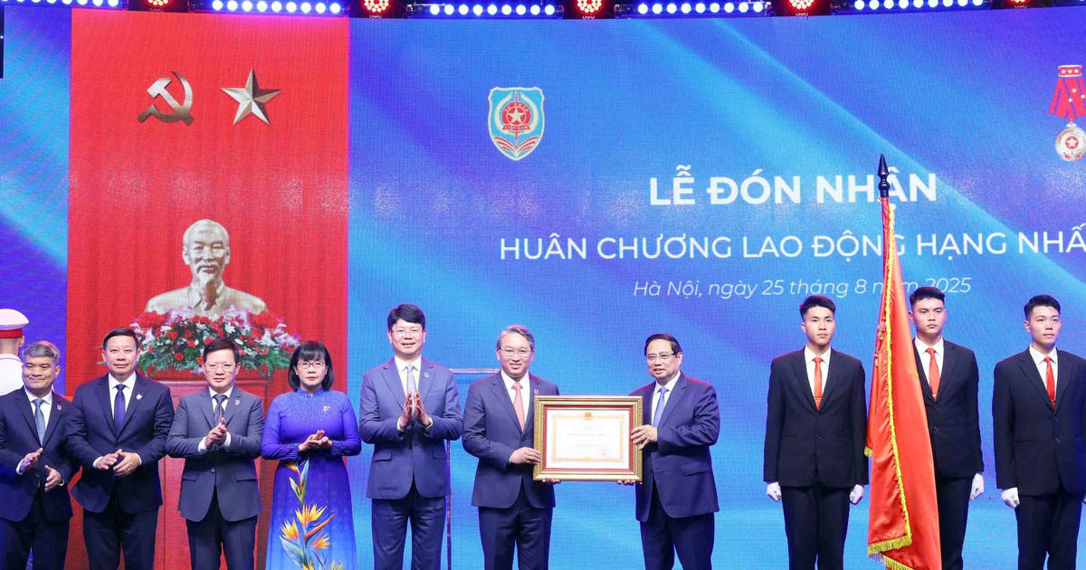 Bộ Tư pháp đón nhận Huân chương Lao động hạng Nhất lần thứ 2