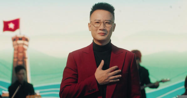 Ca sĩ Hoàng Bách hạnh phúc khi được tham gia Concert Quốc gia và Lễ diễu binh