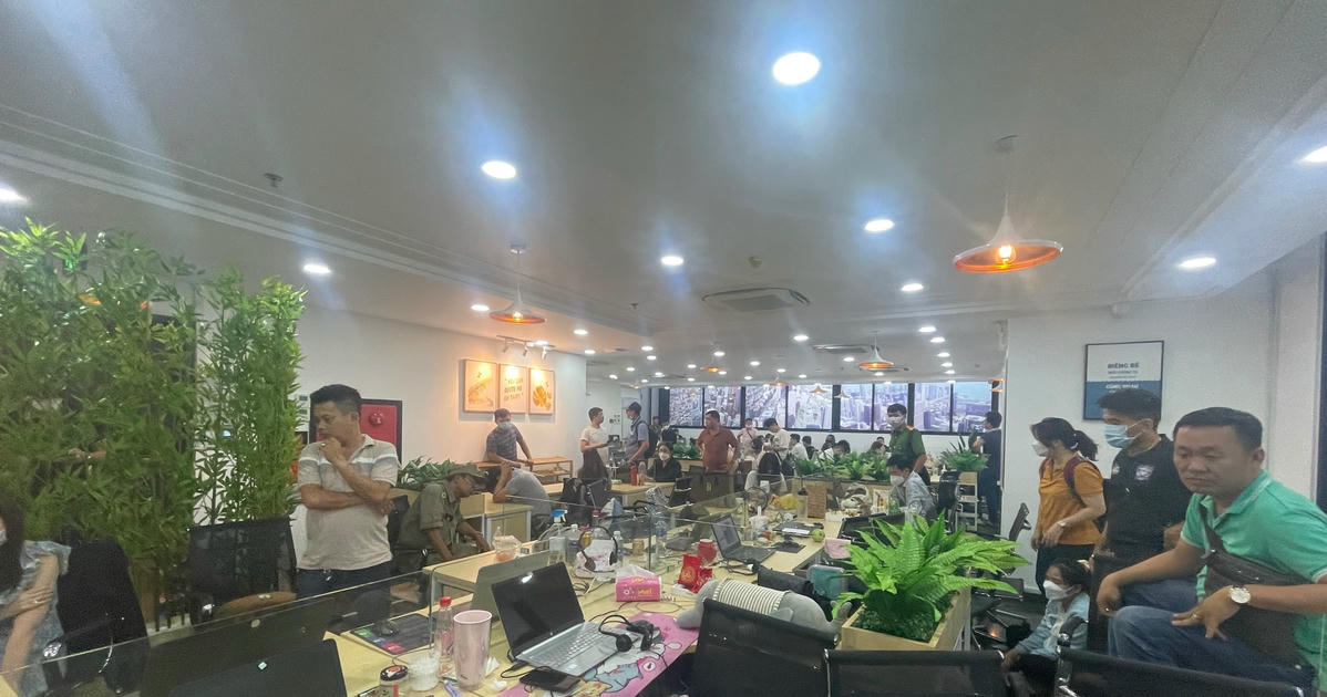 Băng nhóm lừa đảo lập trang web giả danh "sàn chứng khoán quốc tế"