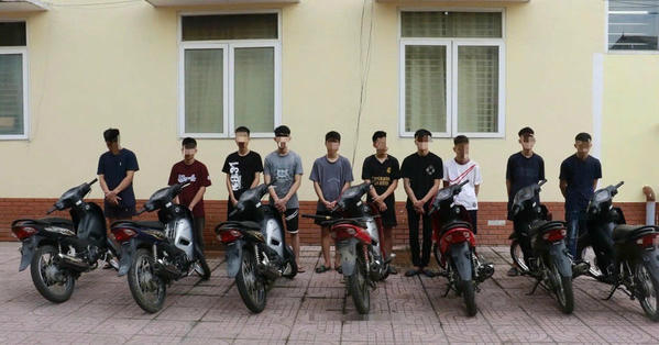 Hai nhóm thanh thiếu niên mang dao kiếm "hỗn chiến" trong đêm