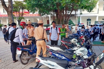 Siết chặt kiểm tra, xử lý vi phạm giao thông khu vực trường học