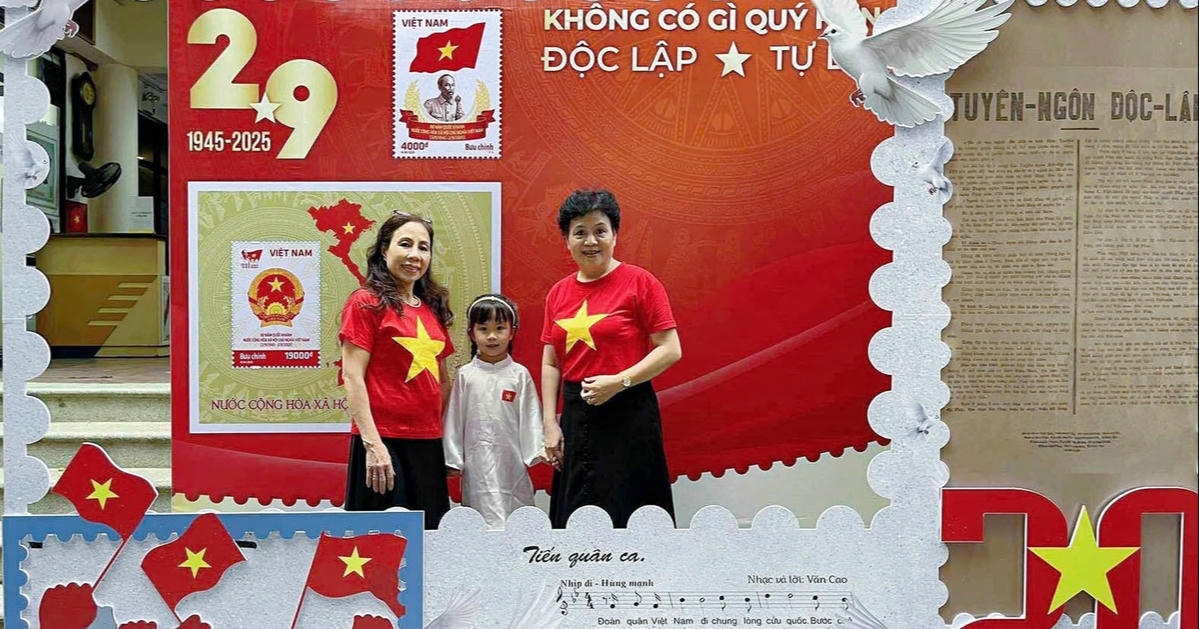 Khi tình yêu nước được thể hiện qua thời trang