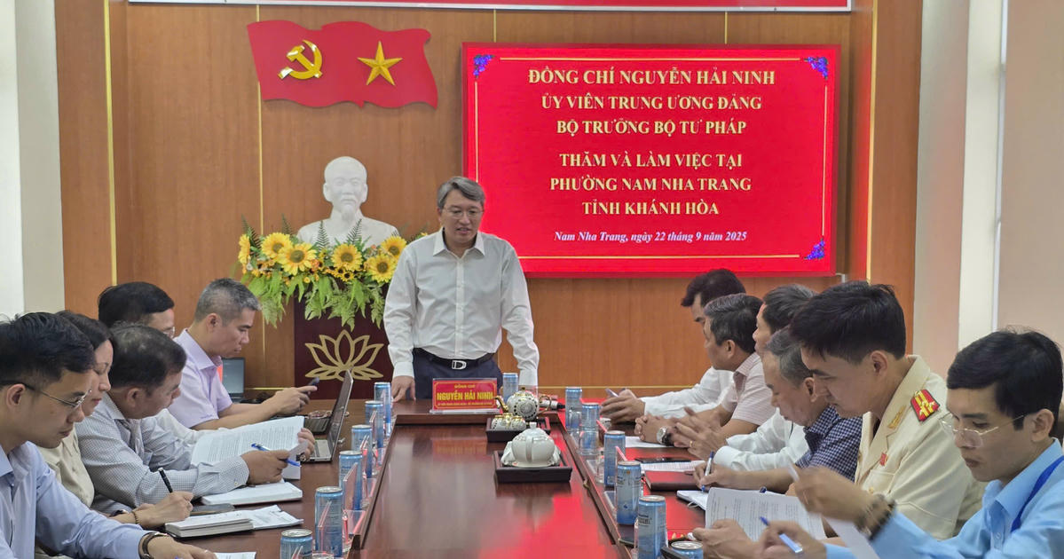 Bộ trưởng Bộ Tư pháp Nguyễn Hải Ninh kiểm tra việc thực hiện mô hình chính quyền địa phương 02 cấp tại phường Nam Nha Trang