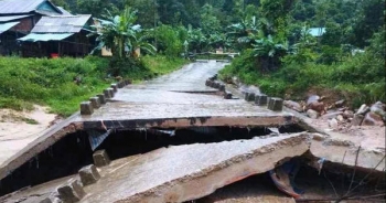 13 người chết, 13 người mất tích, hàng chục ngôi nhà bị hư hỏng do bão số 10
