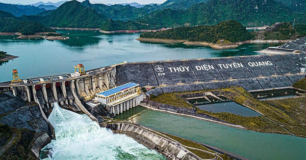 Mở thêm cửa xả đáy thuỷ điện Hoà Bình và Tuyên Quang