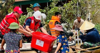 Hội Chữ thập đỏ Việt Nam cứu trợ khẩn cấp đợt 2 cho đồng bào vùng lũ sau bão số 10