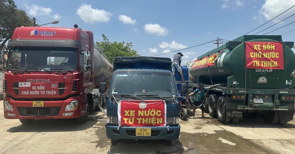 Miễn phí đường bộ cho các phương tiện vận chuyển hàng cứu trợ bão lũ