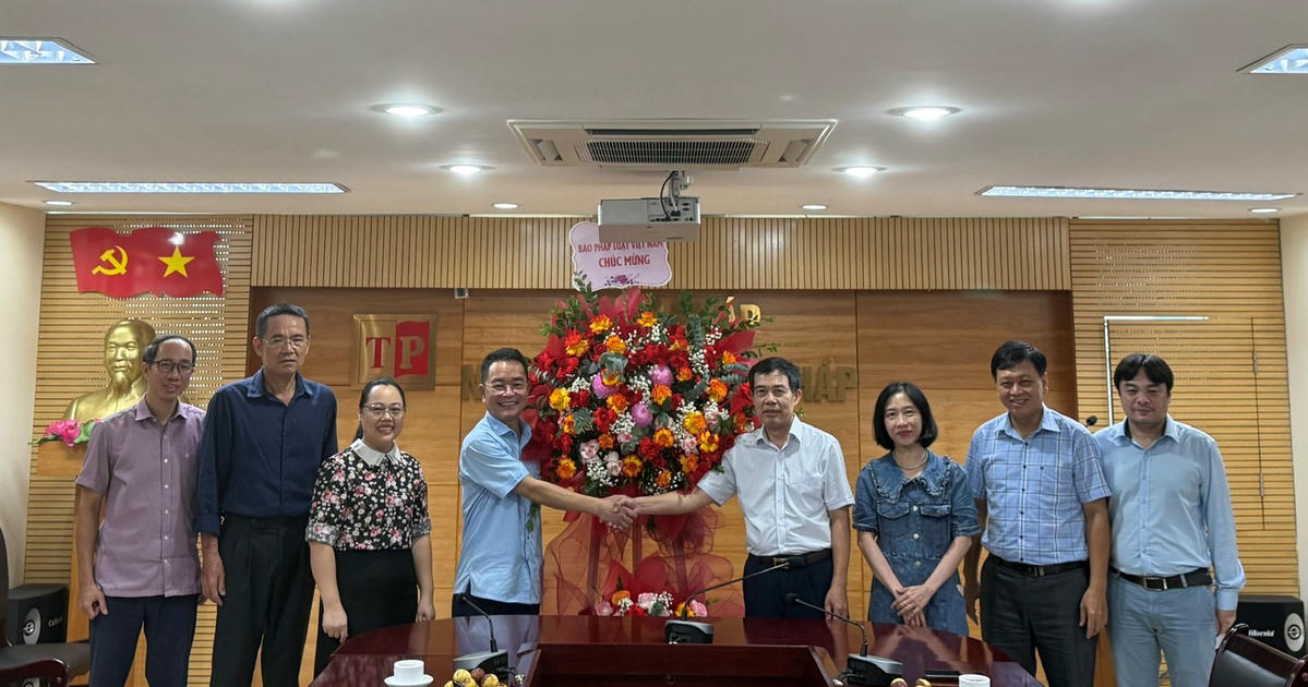 Báo Pháp luật Việt Nam chúc mừng Nhà Xuất bản Tư pháp nhân Ngày truyền thống ngành Xuất bản, In và Phát hành Việt Nam