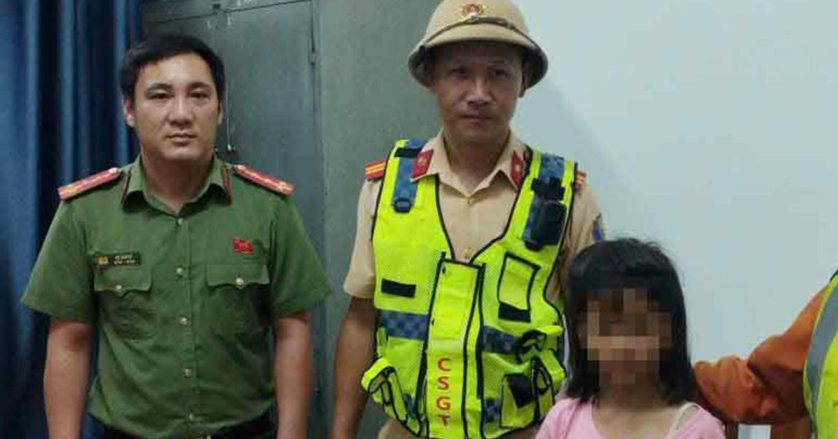 Hỗ trợ kịp thời, đưa bé gái đi lạc vào cao tốc giữa đêm khuya về với gia đình