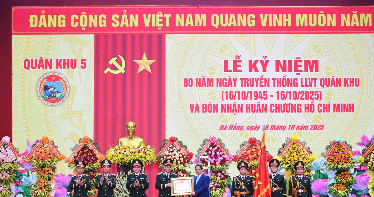 Thủ tướng Phạm Minh Chính dự Lễ kỷ niệm 80 năm Ngày truyền thống LLVT QK5 và trao Huân chương Hồ Chí Minh