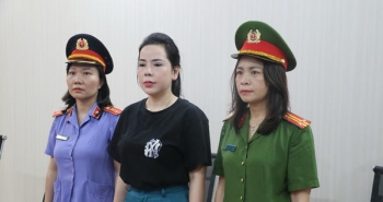 Khởi tố, bắt tạm giam nhóm giả danh bác sĩ "khám bệnh miễn phí" để bán thực phẩm chức năng giá cao