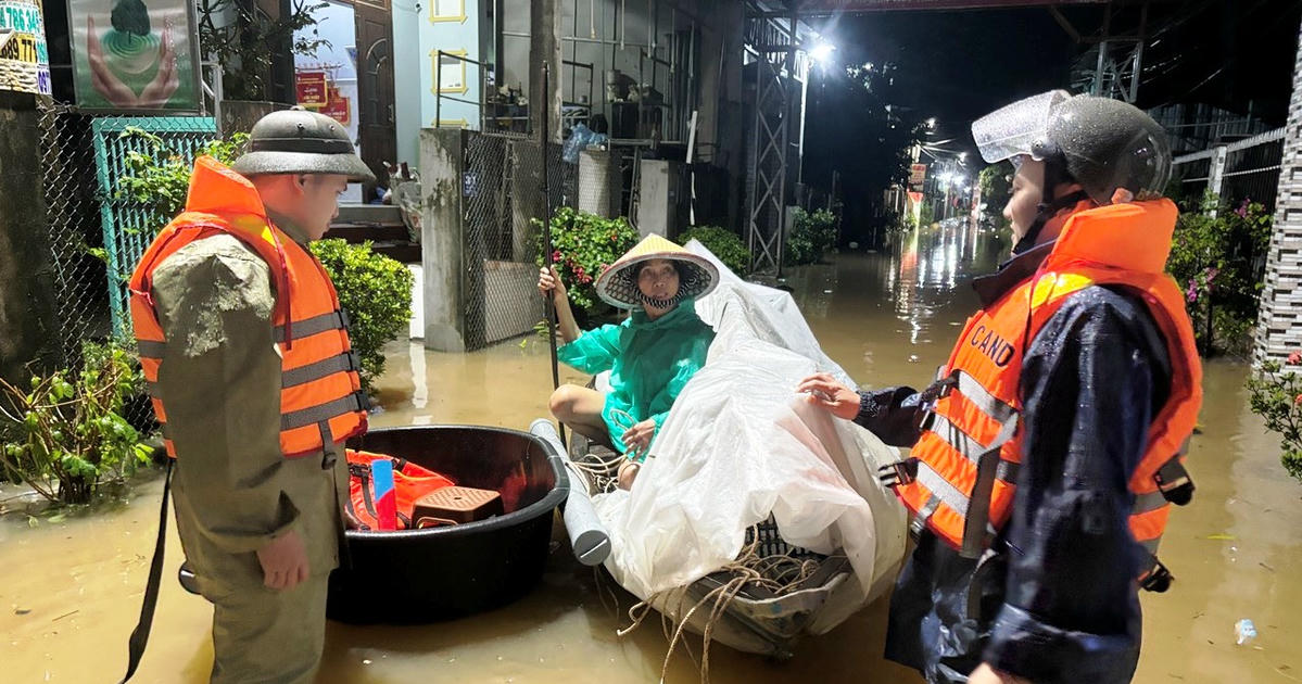 Mất liên lạc với 600 hộ dân xã Trà Leng cũ, lũ dâng chia cắt nhiều khu vực ở Đà Nẵng