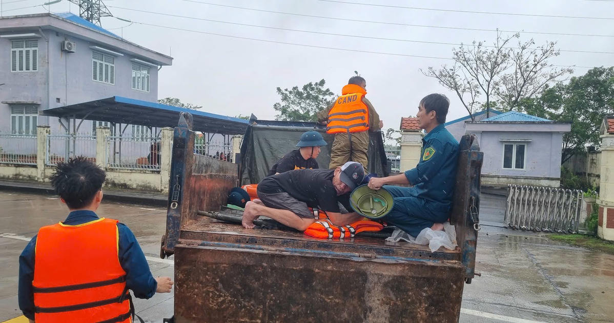 8 người trong một gia đình ở Đà Nẵng bị ngạt khí nghi do máy nổ phát điện trong lũ