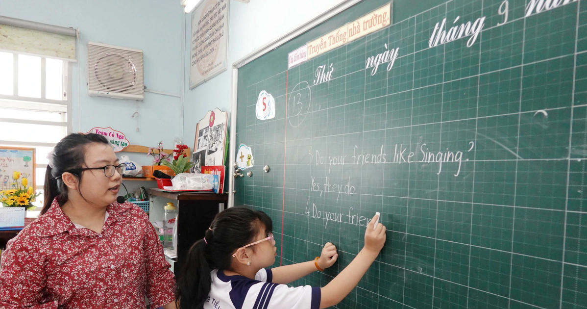 Sẽ triển khai dạy học môn tiếng Anh bắt buộc từ lớp 1