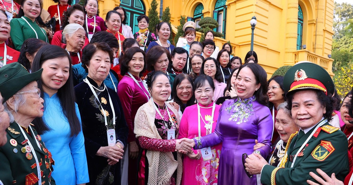 Phó Chủ tịch nước gặp mặt nữ đảng viên tiêu biểu Thủ đô