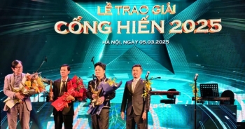 Tùng Dương nhận Giải 'Bài hát của năm' tại Giải Cống hiến 2025