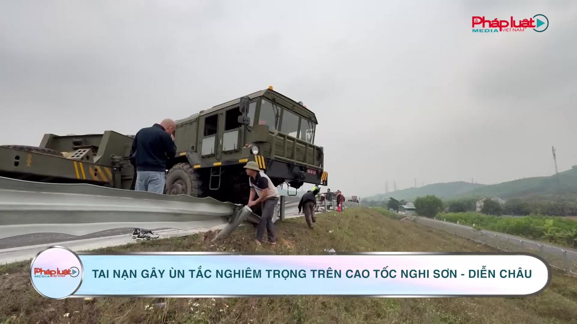 Tai nạn gây ùn tắc nghiêm trọng trên cao tốc Nghi Sơn - Diễn Châu