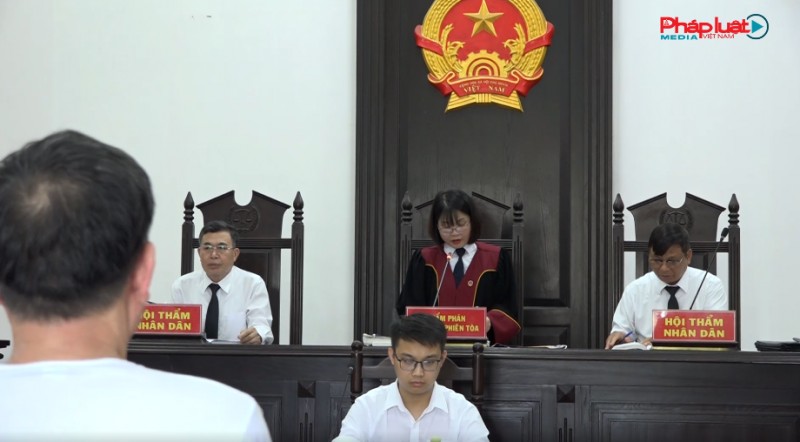 Vụ án “Hủy hoại tài sản” ở TP Sầm Sơn: Phiên tòa phải dừng giữa chừng