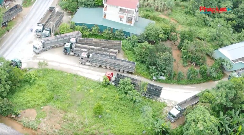Tuyên Quang: Xe đầu kéo chở cát, chở đá nguy cơ “cày nát” đường quốc lộ - trách nhiệm thuộc về ai?
