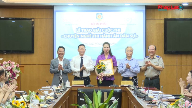 Báo Pháp luật Việt Nam đạt Giải Đặc biệt Cuộc thi "Chuyện nghề Thi hành án dân sự".